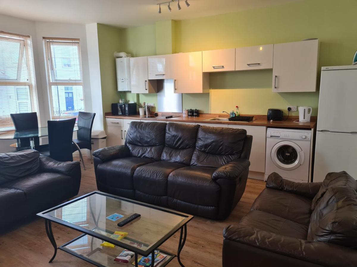 גרייט יארמאות Yarmouth Apartments, Street Permit Parking, Close To Everything, Beach, Pier, Free Wifi מראה חיצוני תמונה