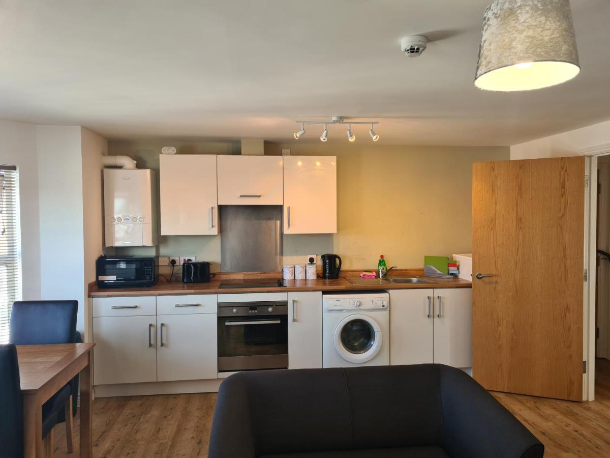 גרייט יארמאות Yarmouth Apartments, Street Permit Parking, Close To Everything, Beach, Pier, Free Wifi מראה חיצוני תמונה