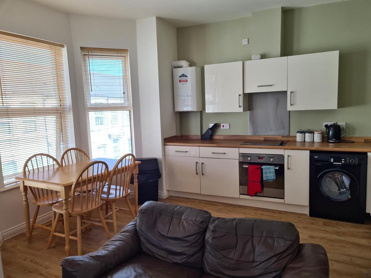 גרייט יארמאות Yarmouth Apartments, Street Permit Parking, Close To Everything, Beach, Pier, Free Wifi מראה חיצוני תמונה