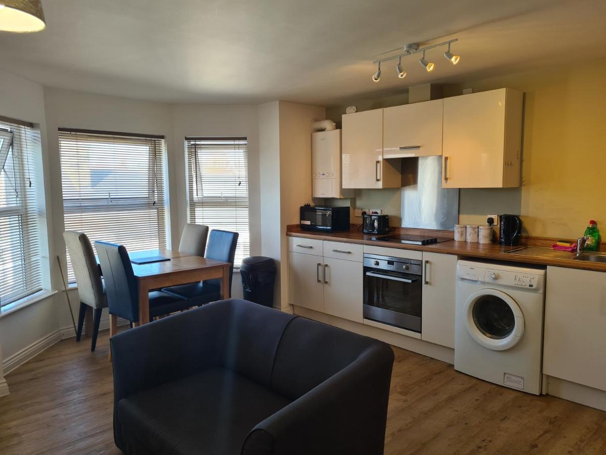 גרייט יארמאות Yarmouth Apartments, Street Permit Parking, Close To Everything, Beach, Pier, Free Wifi מראה חיצוני תמונה