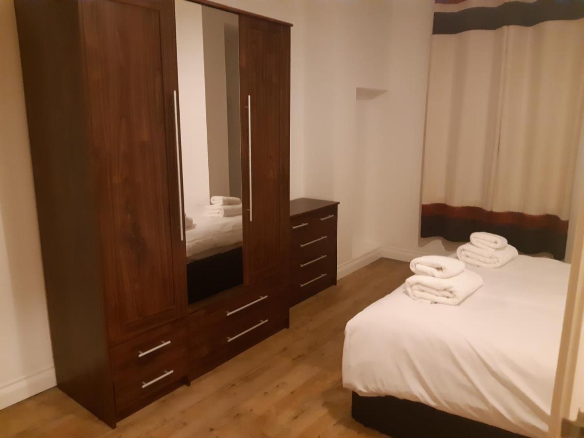 גרייט יארמאות Yarmouth Apartments, Street Permit Parking, Close To Everything, Beach, Pier, Free Wifi מראה חיצוני תמונה