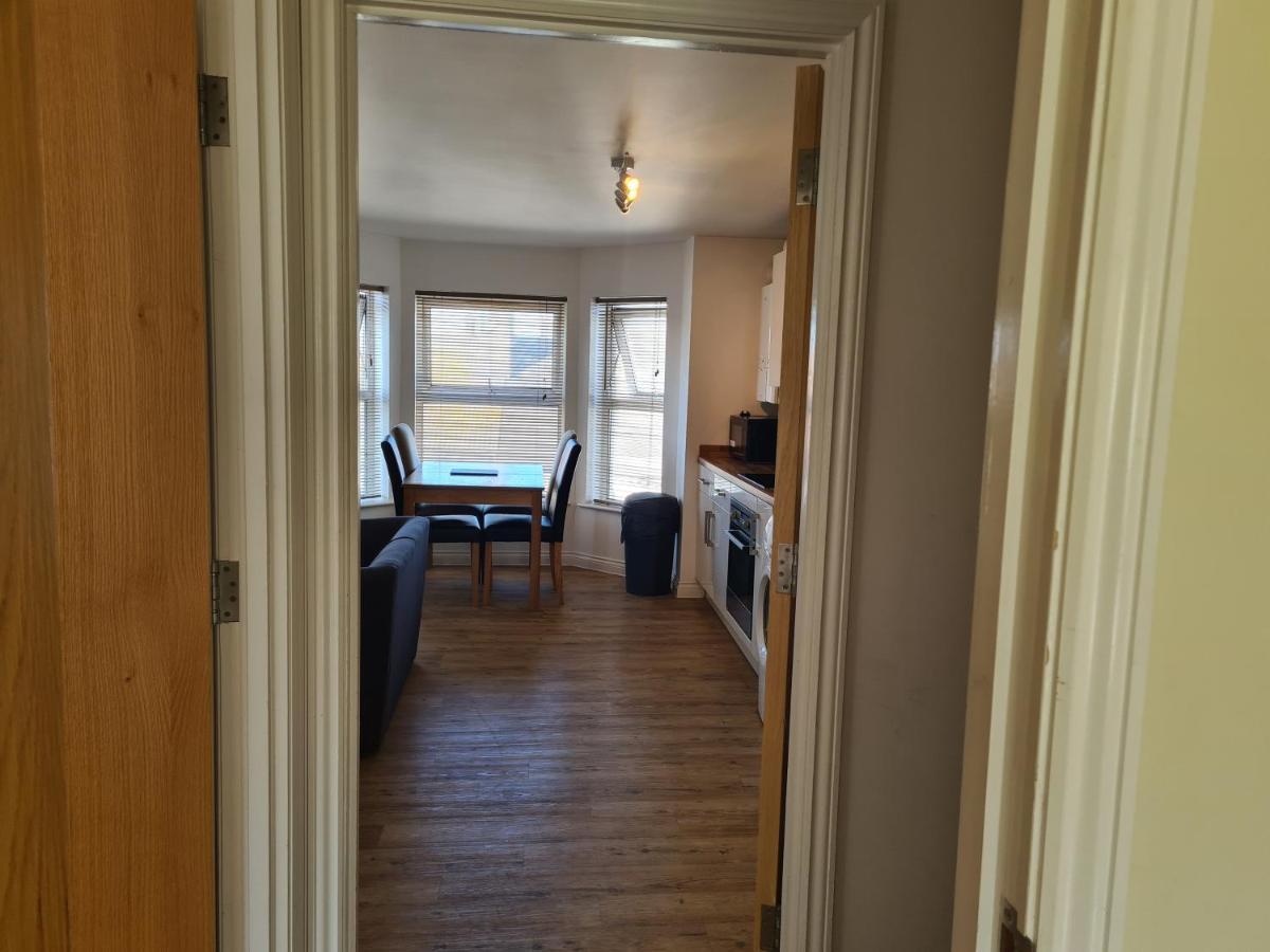 גרייט יארמאות Yarmouth Apartments, Street Permit Parking, Close To Everything, Beach, Pier, Free Wifi מראה חיצוני תמונה