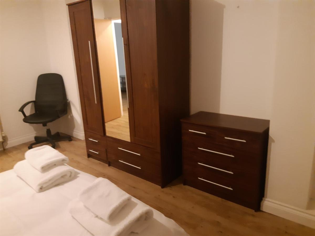 גרייט יארמאות Yarmouth Apartments, Street Permit Parking, Close To Everything, Beach, Pier, Free Wifi מראה חיצוני תמונה