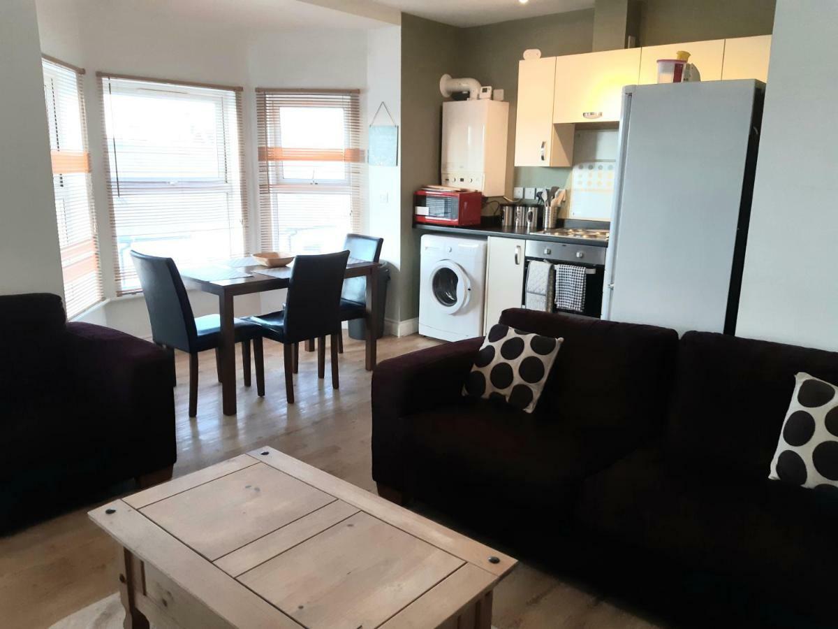 גרייט יארמאות Yarmouth Apartments, Street Permit Parking, Close To Everything, Beach, Pier, Free Wifi מראה חיצוני תמונה